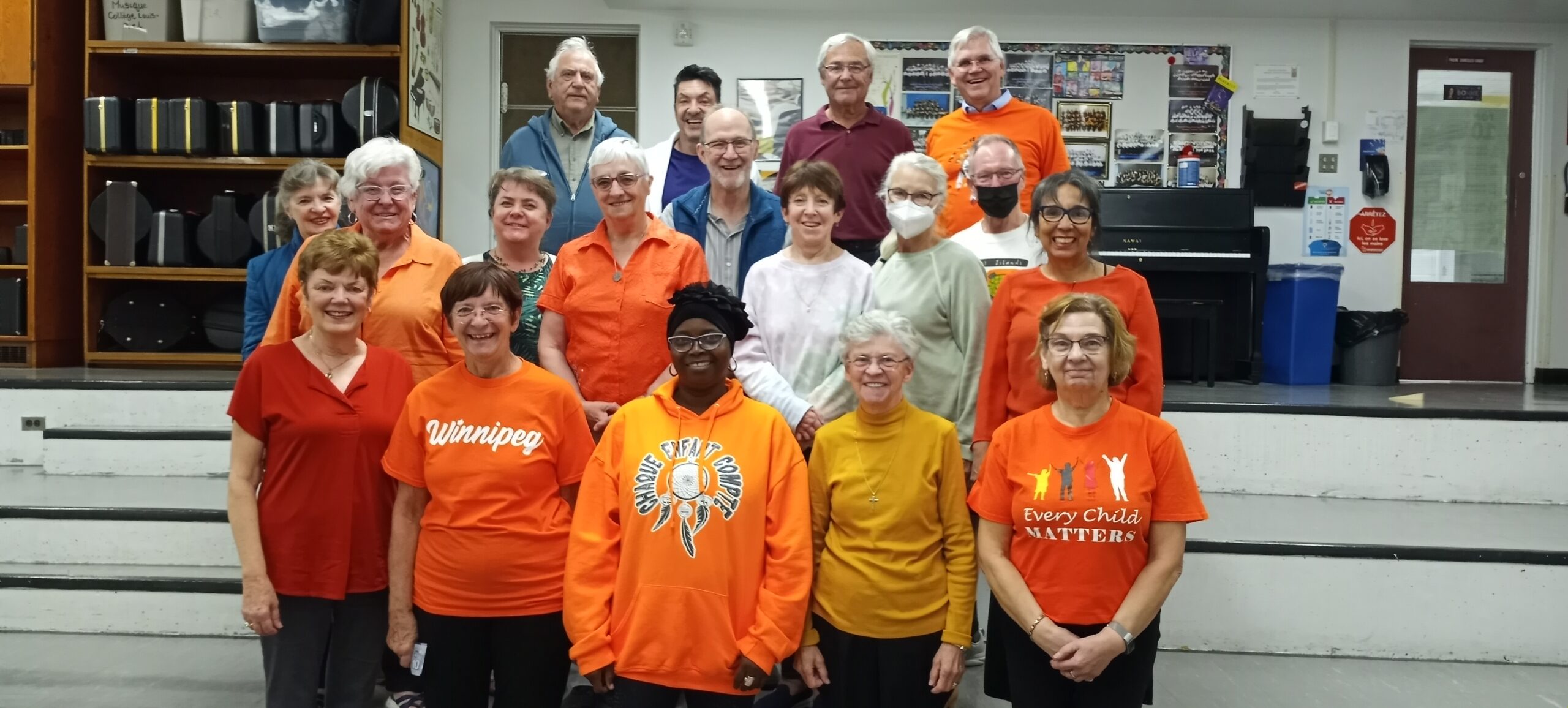 Les Intrépides ont souligné la Journée de la Réconciliation en portant une chemise orange.